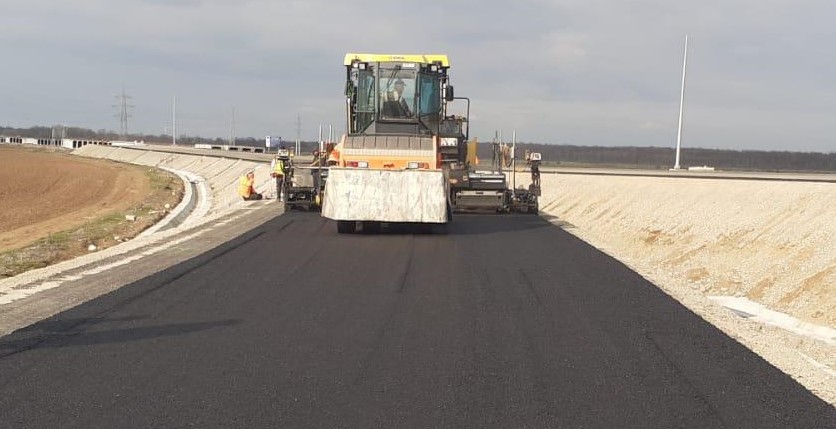 Imagine descriptivă despre noi